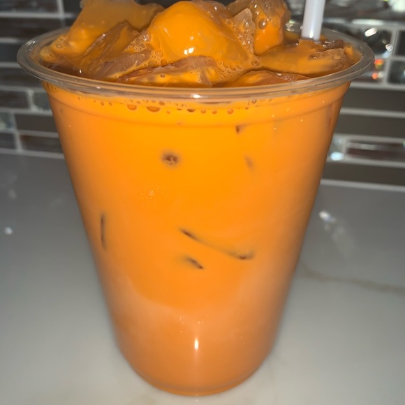 Meet your Posher, Cheftwee 👩🏼‍🍳💅🏼🚴🏼‍♀️🔪 - Picture 3 of 4